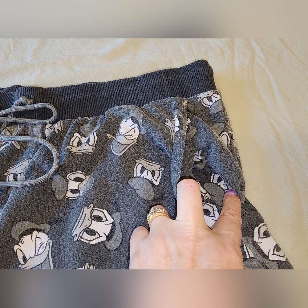 Donald Duck Disney joggers, XXL - Picture 3 of 5